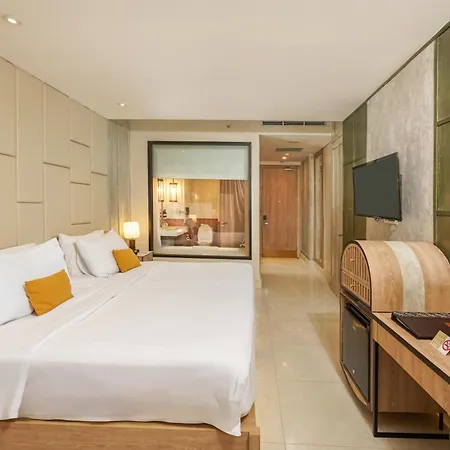 Jambuluwuk Oceano Seminyak Hotel Exterior photo