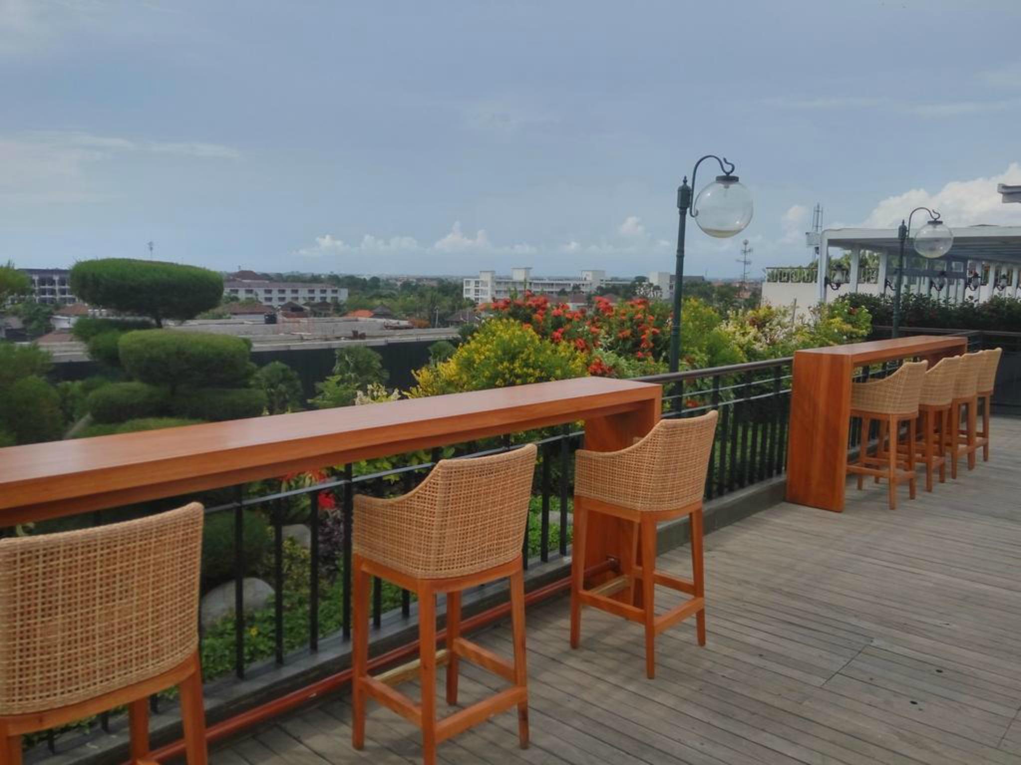 Jambuluwuk Oceano Hotel